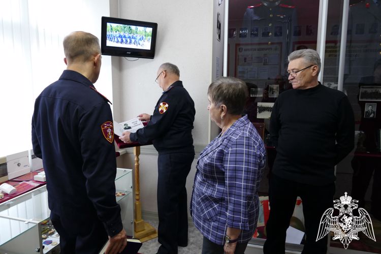 В Омске торжественно отметили 71-летие образования вневедомственной  охраны Росгвардии 