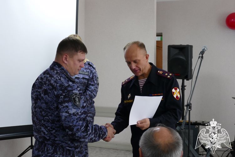 В Омске торжественно отметили 71-летие образования вневедомственной  охраны Росгвардии 