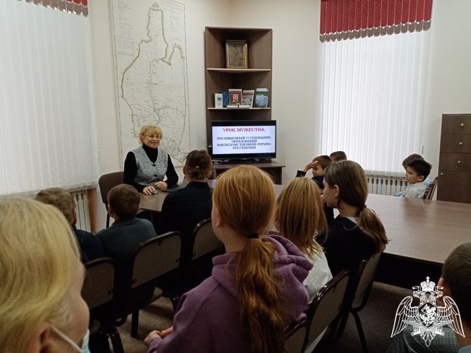 В канун своего профессионального праздника сотрудники вневедомственной охраны Росгвардии провели уроки мужества для школьников районов Омской области