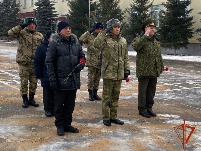 В Омской воинской части Росгвардии состоялся турнир по стрельбе, приуроченный к 127 годовщине со дня рождения маршала Г. К. Жукова