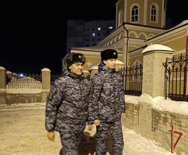 Сотрудники Росгвардии обеспечивают безопасность граждан в период проведения мероприятий, посвященных Крещению Господню в Омской области