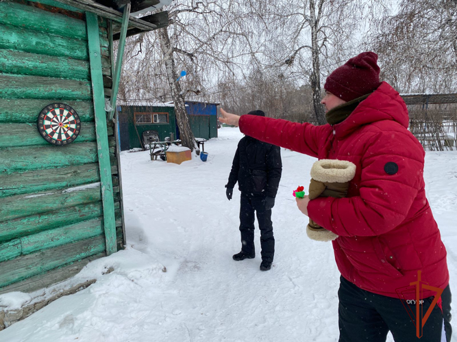 В рамках акции "Дед мороз специального назначения" семейно - спортивный праздник состоялся в Омске