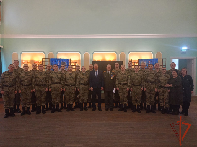 В Омске военнослужащие Росгвардии приняли участие в памятной встрече, посвящённой 80-летию снятия блокады Ленинграда