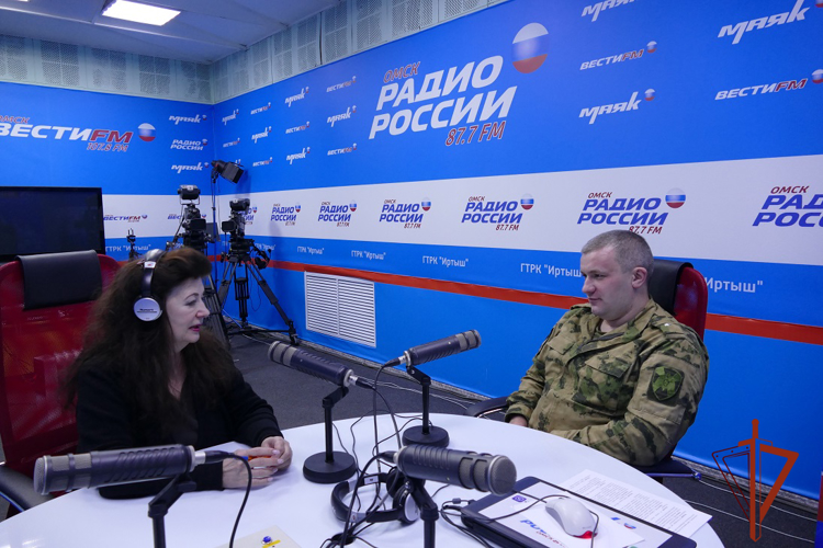 В преддверии Дня инженерной службы военнослужащий воинской части Росгвардии стал гостем радиопрограммы на ГТРК «Иртыш» в Омске