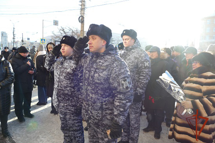 Память жертв блокады Ленинграда почтили росгвардейцы в Омске