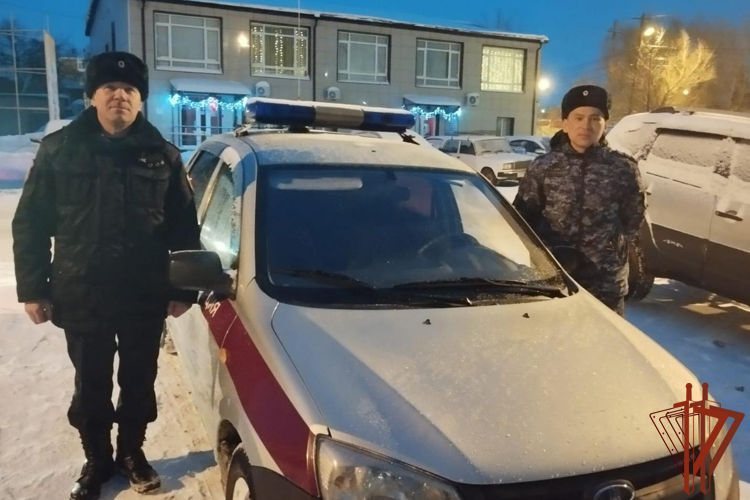 Росгвардейцы вернули родственникам двух потерявшихся детей в Омске