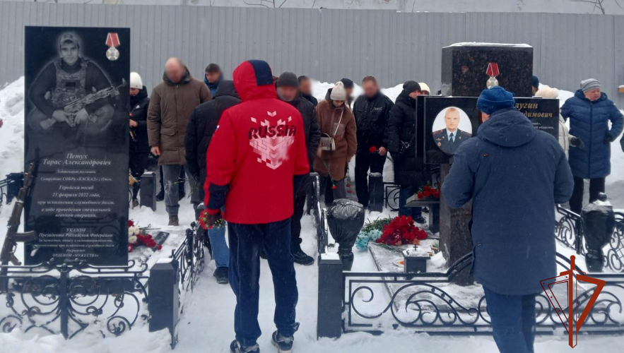 Память погибших в ходе СВО бойцов-спецназовцев почтили росгвардейцы в Омске
