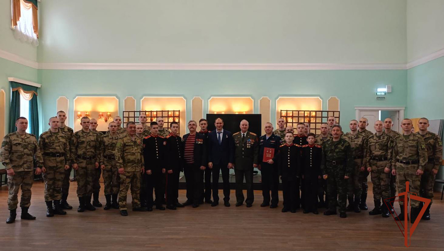 Военнослужащие Росгвардии приняли участие в презентации книги «Золотые звезды омичей»