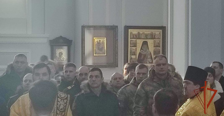 В Омске росгвардейцы приняли участие в православном молебне о воинах