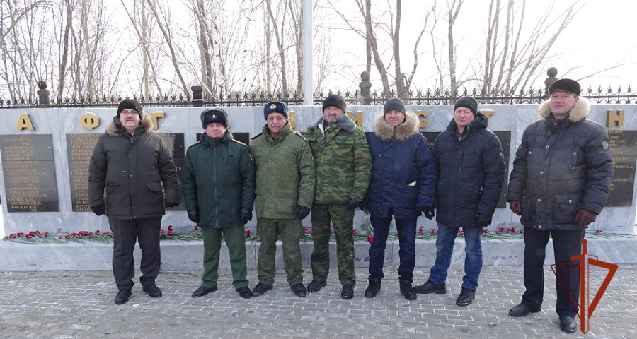 Росгвардейцы почтили память воинов-интернационалистов в Омске