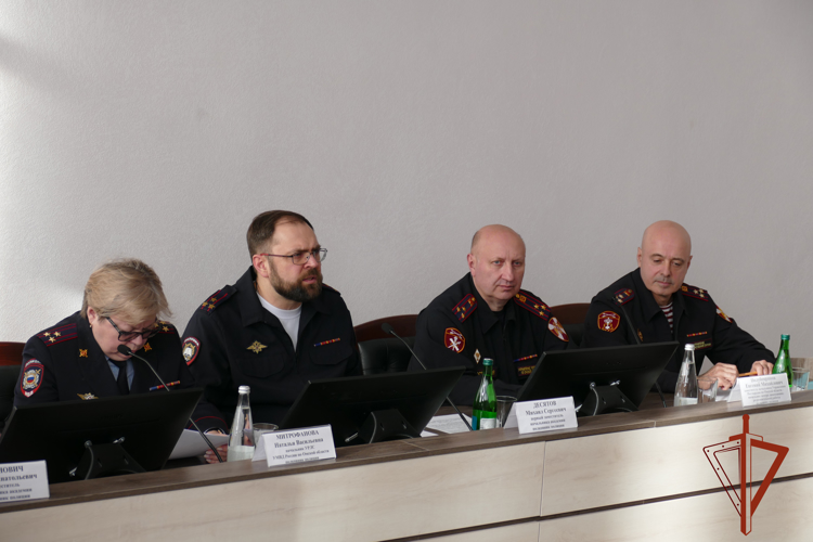 В Омске руководители региональной Росгвардии приняли участие во встрече со слушателями факультета профессиональной подготовки Омской академии МВД России