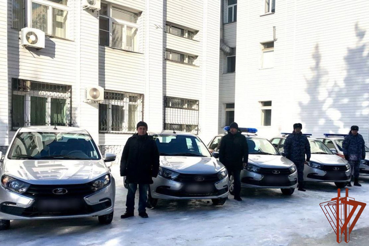 Росгвардейцам вручили ключи от новых служебных автомобилей в Омске