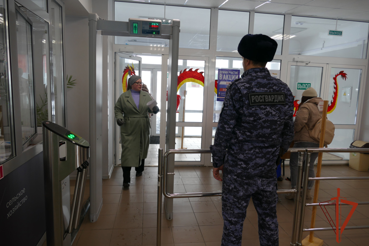 В Омской области Росгвардия обеспечила правопорядок и безопасность проведения выборов Президента РФ