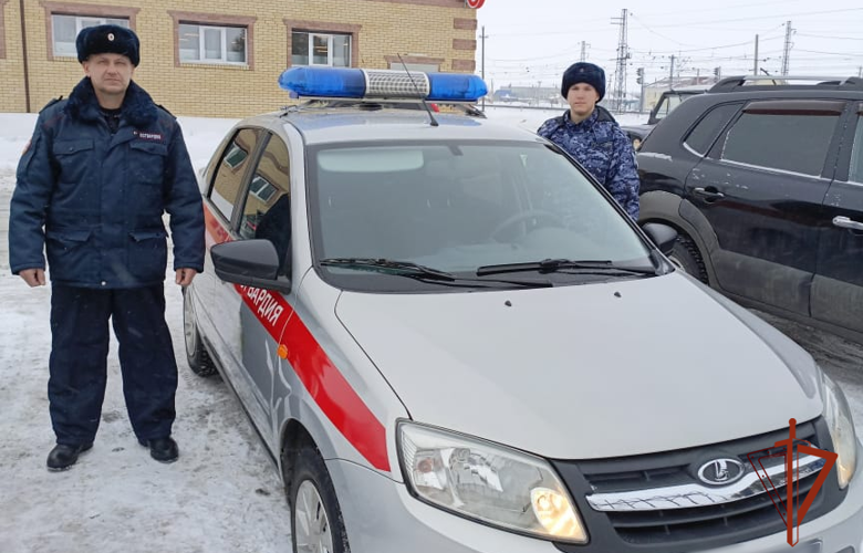 Росгвардейцы нашли и вернули родителям потерявшуюся 8-летнюю дочь в Омской области