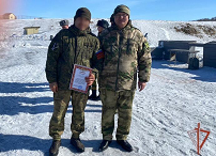 В преддверии профессионального праздника в Омске личный состав подразделений региональной Росгвардии посоревновался в меткости стрельбы из боевого оружия