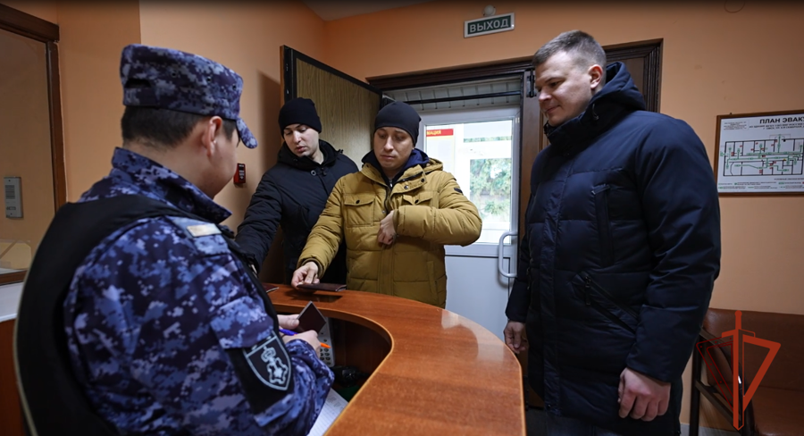 Журналисты омского областного телевидения побывали в гостях во вневедомственной охране Росгвардии