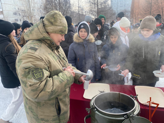 Военнослужащие омской воинской части  провели  спортивный праздник  для школьников