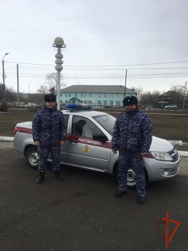 Сотрудники Росгвардии убедили омича не совершать необдуманный опасный поступок