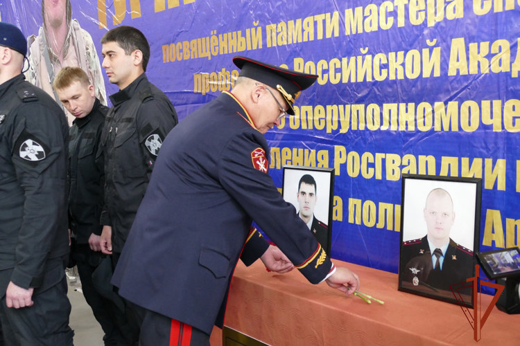 В Омске состоялся турнир по кикбоксингу памяти погибшего сотрудника СОБР Артема Салугина