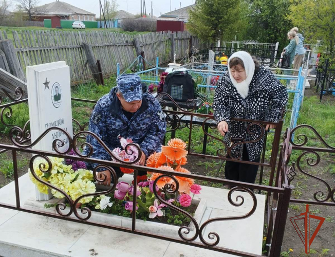 В Омской области сотрудники Росгвардии оказали помощь семье погибшего военнослужащего  