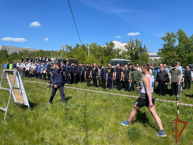Военнослужащие Омской воинской части совершили марш бросок