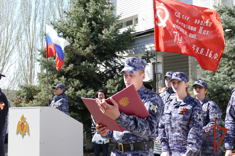 В Омске 79-ую годовщину Победы сотрудники Росгвардии встретили принятием присяги на верность России и ее народу