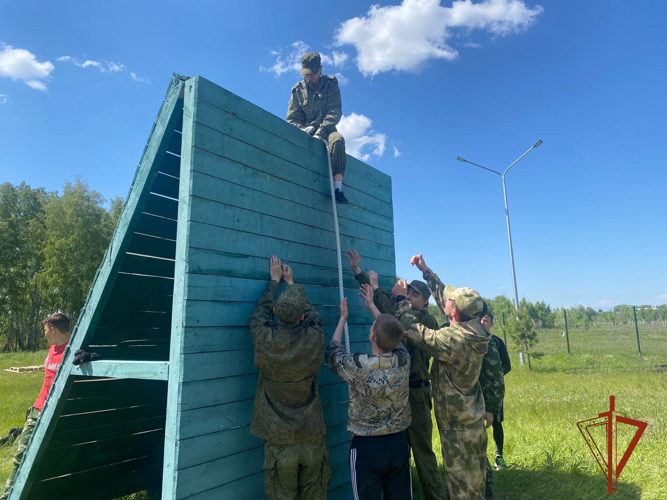 Военнослужащие Омской воинской части Росгвардии провели детские военно-патриотические сборы для подростков в Омской области