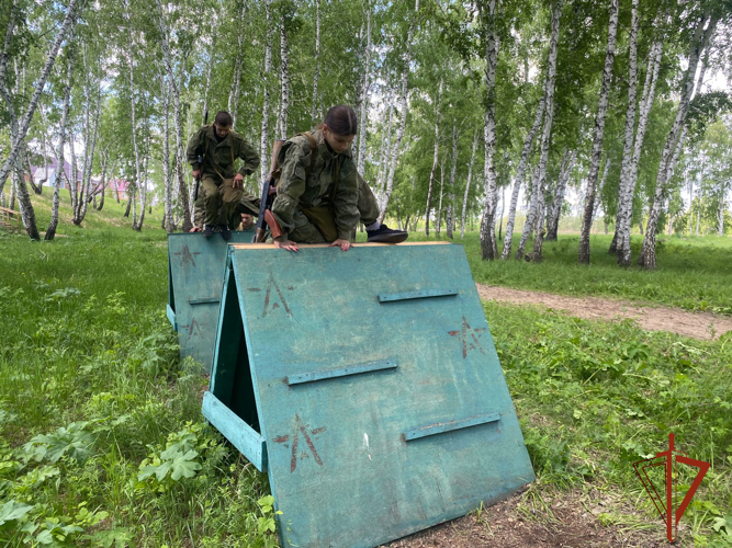 Военнослужащие Омской воинской части Росгвардии провели детские военно-патриотические сборы для подростков в Омской области