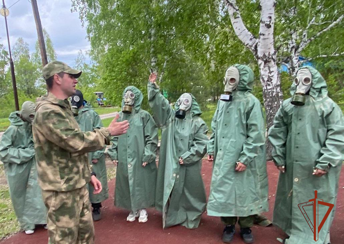 Военнослужащие Омской воинской части Росгвардии провели детские военно-патриотические сборы для подростков в Омской области
