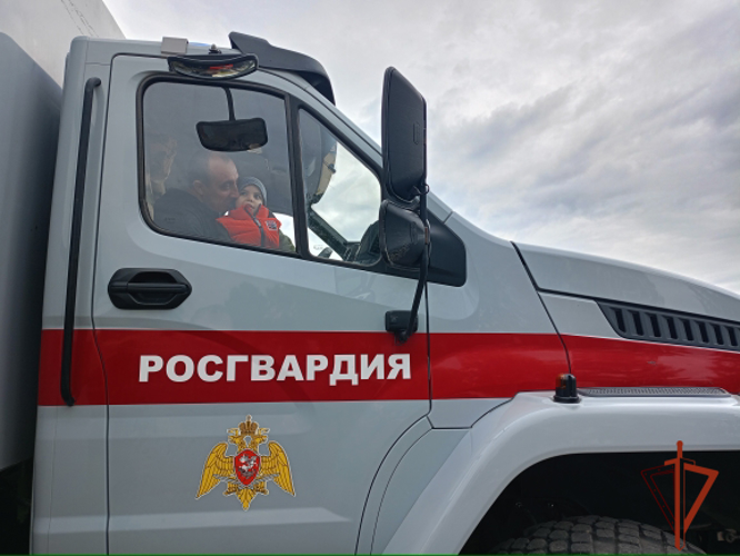 В омской воинской части Росгвардии прошел День открытых дверей 