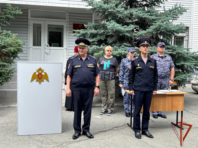 Молодые сотрудники вневедомственной охраны Росгвардии приняли  Присягу в Омске 