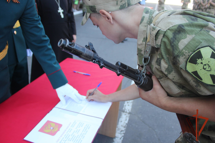 Торжественная церемония  приведения к Военной присяге состоялась в Омской воинской части Росгвардии