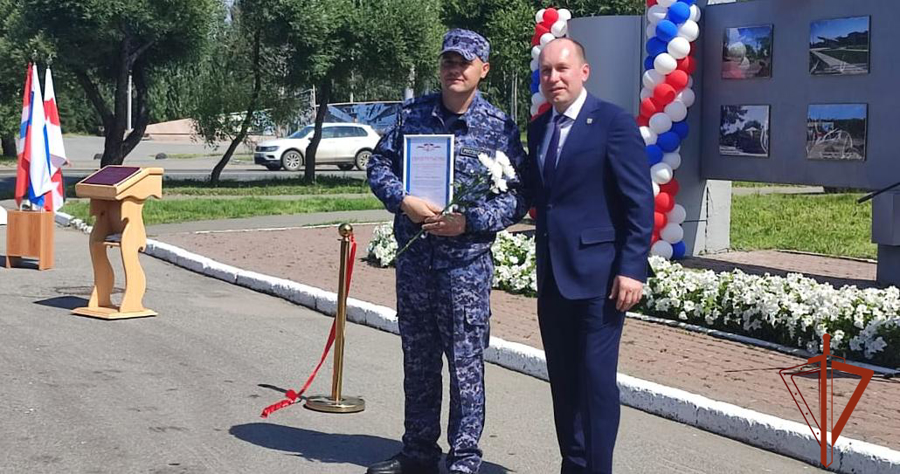 Портреты росгвардейцев появились на обновлённых Досках почёта города  Омска