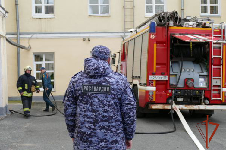 Управление Росгвардии по Омской области и МЧС провели совместную пожарно-тактическую тренировку