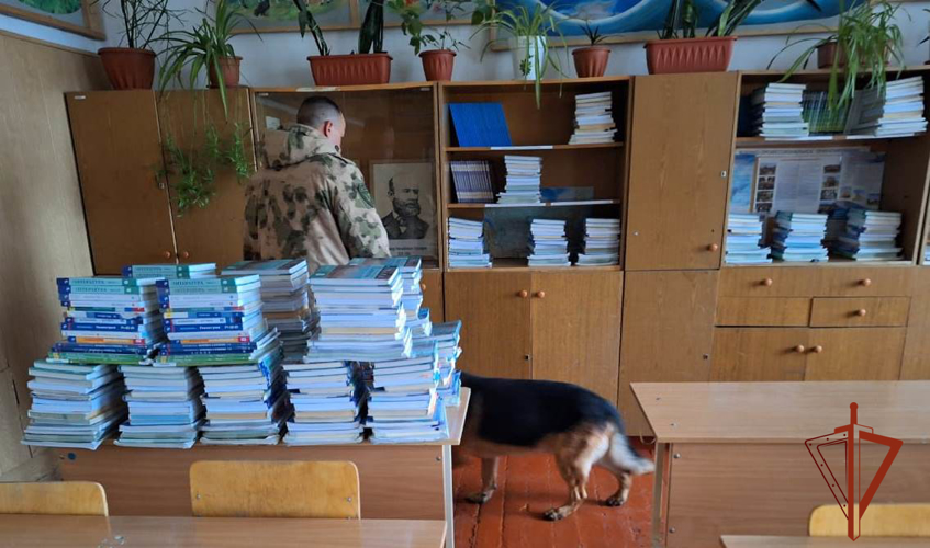 Росгвардейцы обеспечили правопорядок в День знаний в Омске