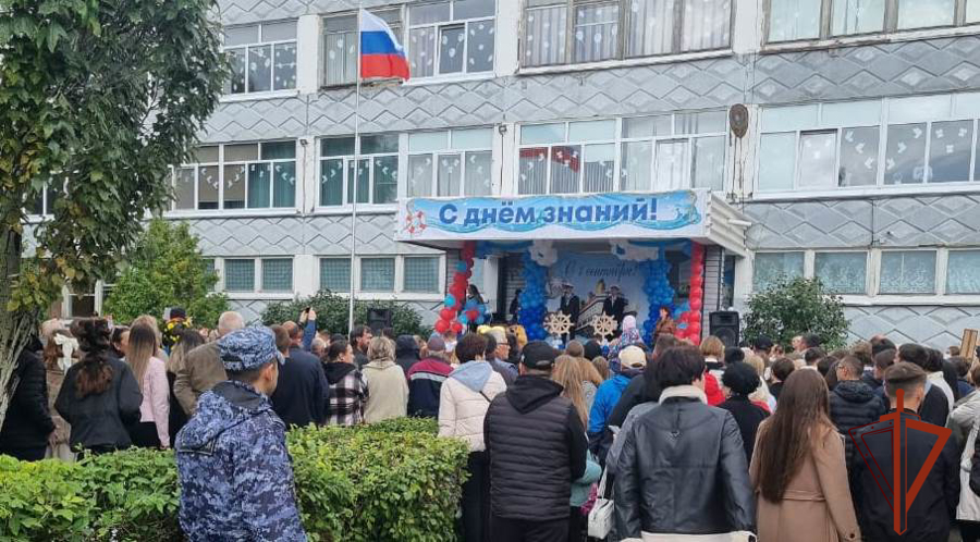 Росгвардейцы обеспечили правопорядок в День знаний в Омске