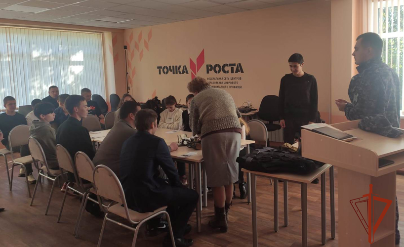 Росгвардейцы провели уроки мужества в Называевском районе Омской области 
