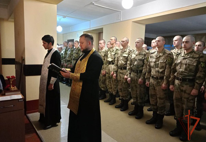 В омской воинской части Росгвардии прошёл молебен о здравии  генерал-полковника Анатолия Романова 
