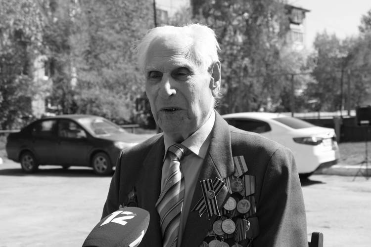 В Омске простились с фронтовиком Великой Отечественной войны Николаем Самойловым