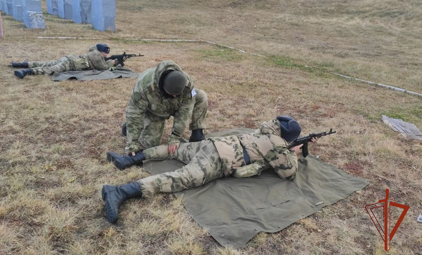 В центре подготовки личного состава Сибирского округа Росгвардии состоялся выпуск курсантов-водителей БТР 