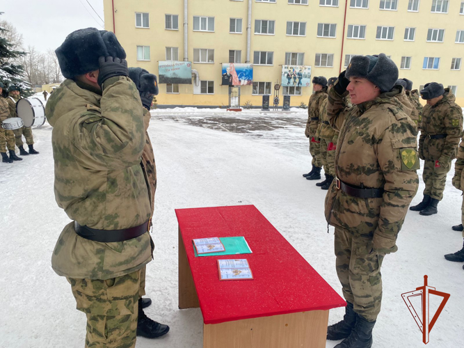 В центре подготовки личного состава Сибирского округа Росгвардии состоялся выпуск курсантов-водителей БТР 