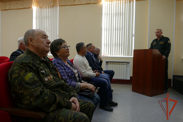 В Росгвардии Омска ветеранам вручили памятные медали, грамоты и благодарственные письма