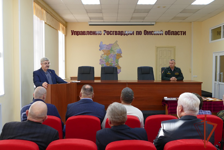 В Росгвардии Омска ветеранам вручили памятные медали, грамоты и благодарственные письма