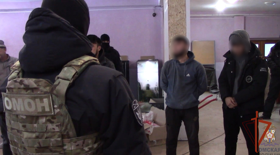 В Омске сотрудники ОМОН  Росгвардии приняли участие в оперативно-профилактическом мероприятии «Фиктивная регистрация»