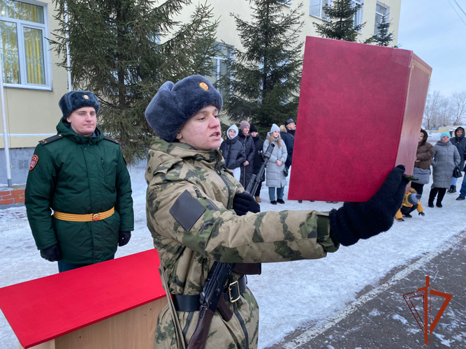 Военнослужащие Росгвардии по призыву приняли присягу в Омске