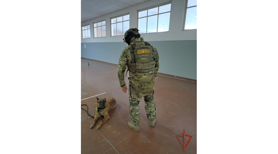 В Омском ОМОН состоялся День открытых дверей для омских школьников 