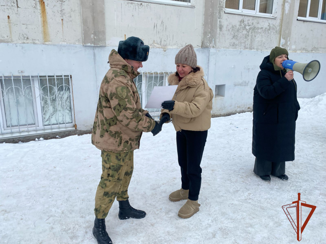 Военнослужащие Омской воинской части Росгвардии  провели для школьников военно-спортивную игру «Зарницу»
