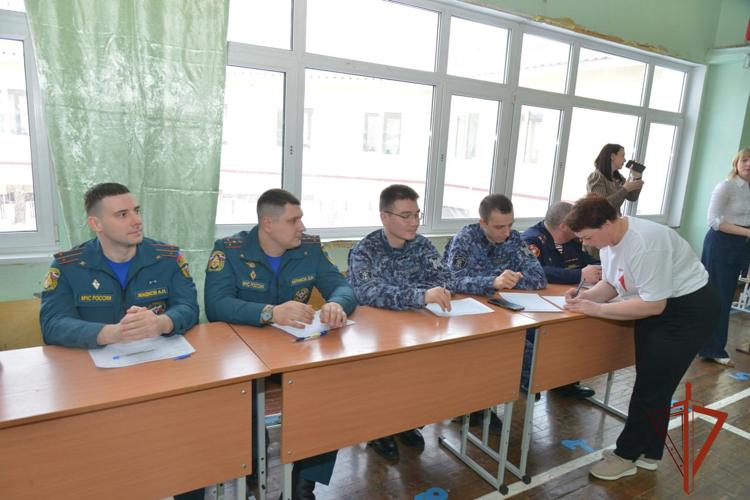 В Омске сотрудники Росгвардии стали  членами жюри детского патриотического конкурса 