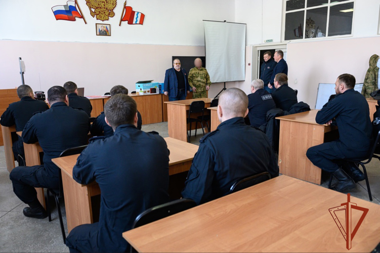 В омском ОМОН состоялась встреча ветеранов с действующими сотрудниками отряда 