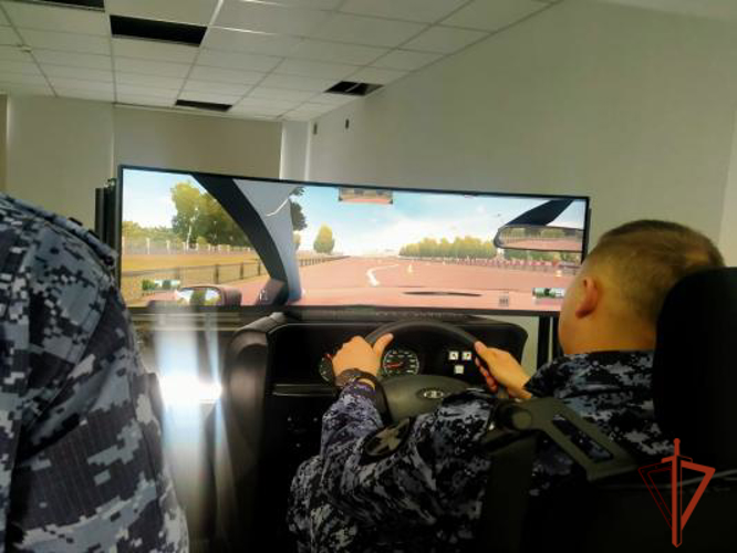 Сотрудники вневедомственной охраны Росгвардии прошли курс по контраварийному вождению